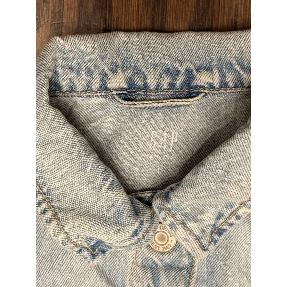 Gap Kids Denim Jacket‎ Light Wash Size L 100% Cotton Classic Snap Button